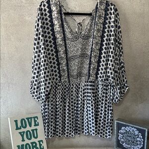 Elegant Blue and White Geometric Women's Blouse